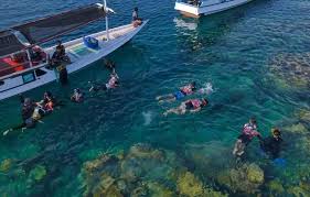 Petualangan wisata bahari